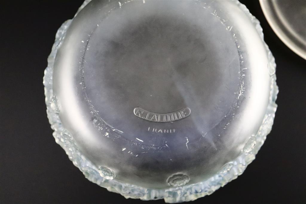 René Lalique. A pre-war opalescent glass Primeveres pattern bowl and cover, no.86?, designed in 1930, 16cm diameter